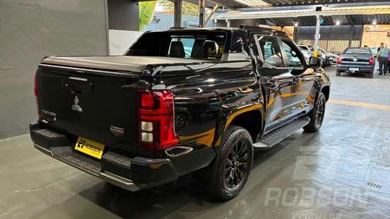 MITSUBISHI-TRITON-2025