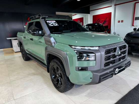 MITSUBISHI-TRITON-2.4 BITURBO DIESEL CD SAVANA 4X4 AUTOMÁTICO MITSUBISHI-TRITON-2025