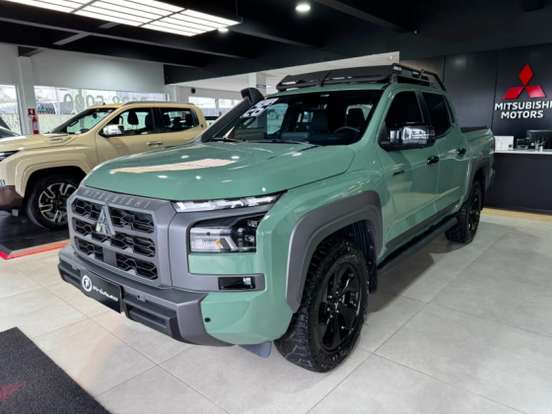 MITSUBISHI-TRITON-2.4 BITURBO DIESEL CD SAVANA 4X4 AUTOMÁTICO MITSUBISHI-TRITON-2025