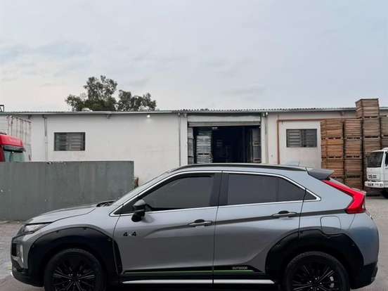 MITSUBISHI-ECLIPSE CROSS-1.5 MIVEC TURBO GASOLINA HPE-S AWD CVT MITSUBISHI-ECLIPSE CROSS-2019