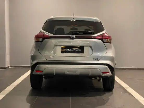 NISSAN-KICKS-2023