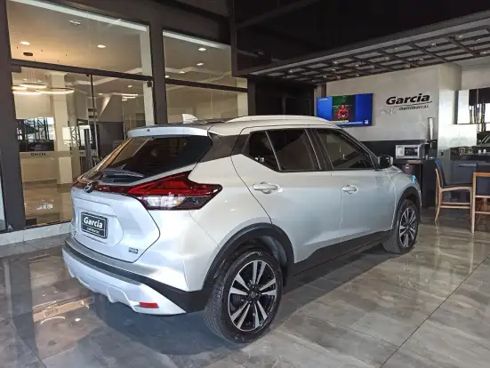 NISSAN-KICKS PLAY-2025