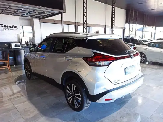 NISSAN-KICKS PLAY-2025