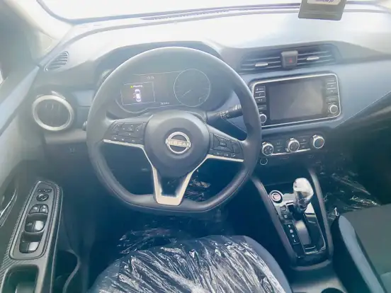NISSAN-VERSA-2023