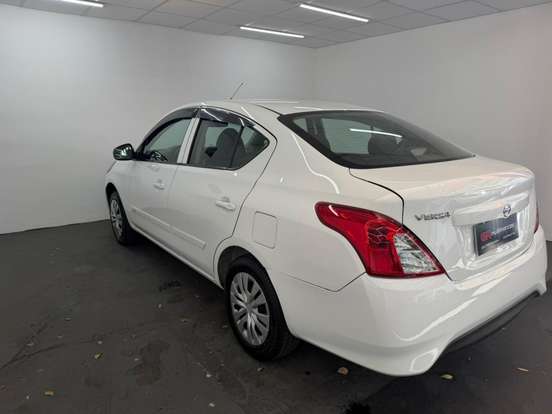 NISSAN-VERSA-2018