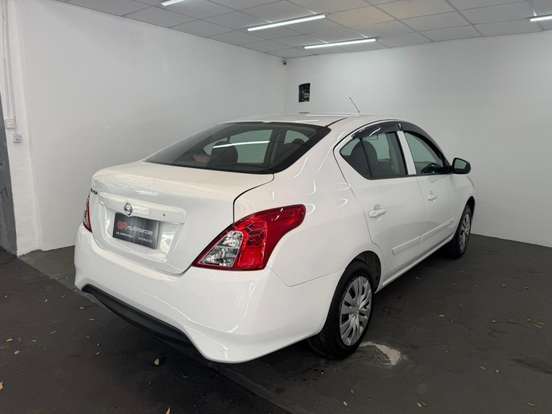 NISSAN-VERSA-2018