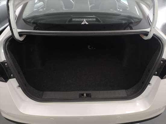 NISSAN-VERSA-2025