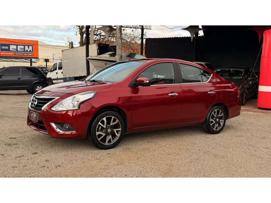 NISSAN-VERSA-2017
