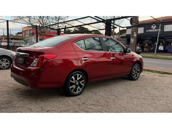 NISSAN-VERSA-2017