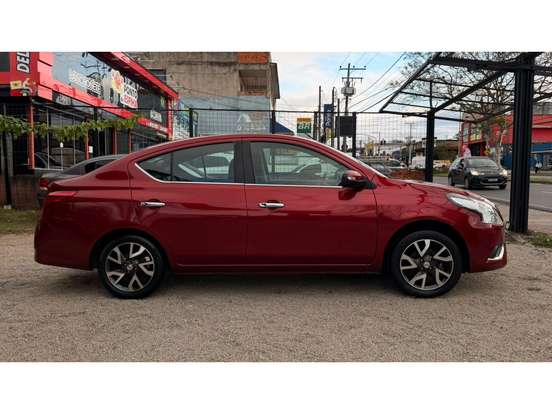 NISSAN-VERSA-2017