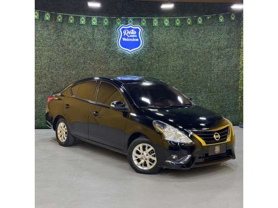 NISSAN-VERSA-2020