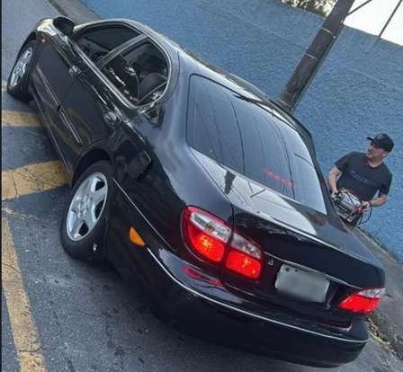 NISSAN-MAXIMA-2001