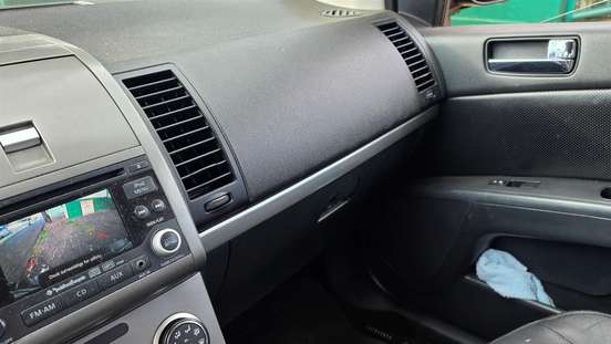 NISSAN-SENTRA-2010