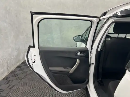 PEUGEOT-2008-2022