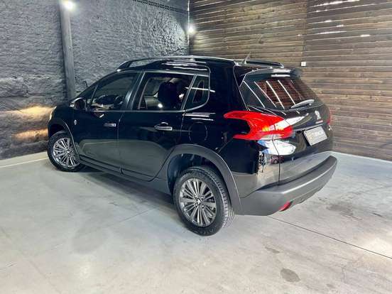 PEUGEOT-2008-2021