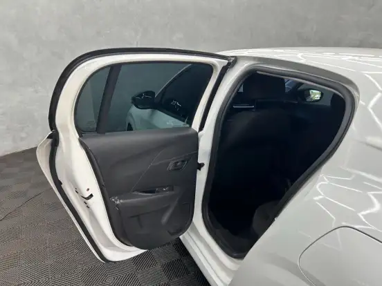 PEUGEOT-208-2023