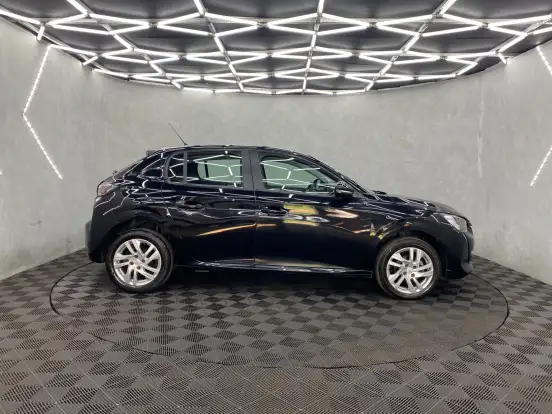 PEUGEOT-208-2021