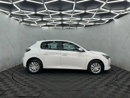 PEUGEOT-208-2022