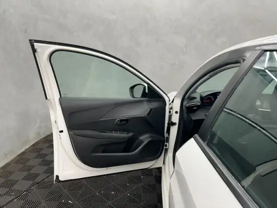 PEUGEOT-208-2022