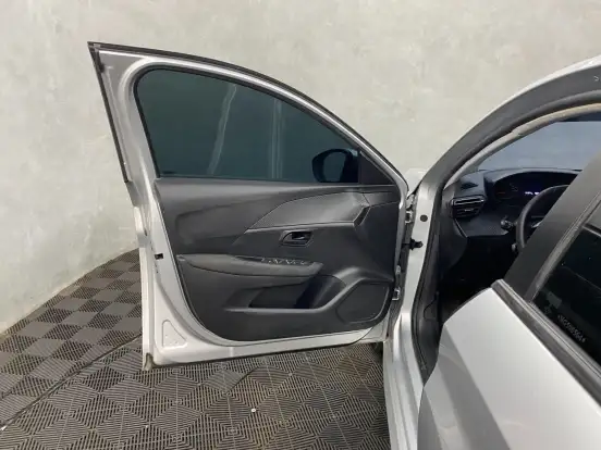 PEUGEOT-208-2022