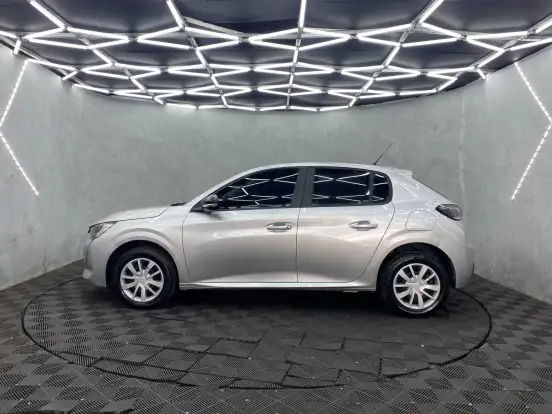 PEUGEOT-208-2021