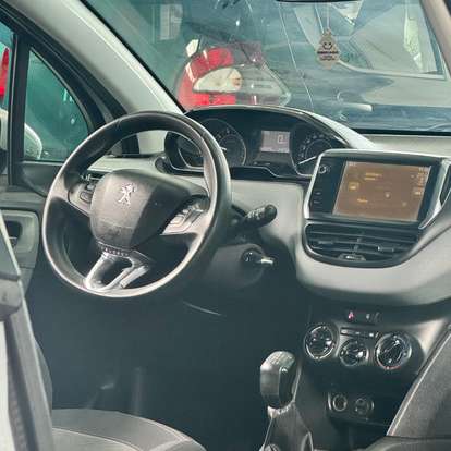 PEUGEOT-208-2014