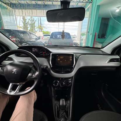 PEUGEOT-208-2014
