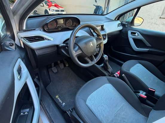 PEUGEOT-208-2013