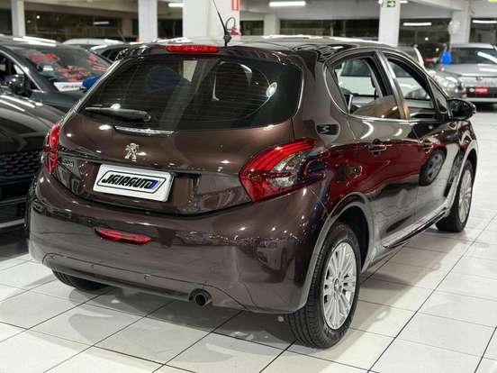 PEUGEOT-208-2019
