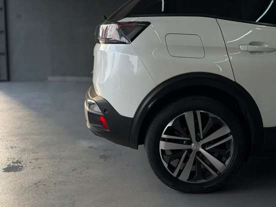 PEUGEOT-3008-2022