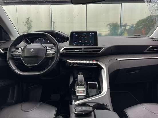 PEUGEOT-3008-2019