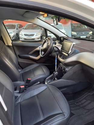 PEUGEOT-2008-2017