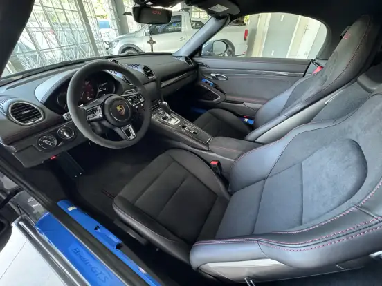 PORSCHE-718-2023