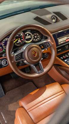 PORSCHE-CAYENNE-2021