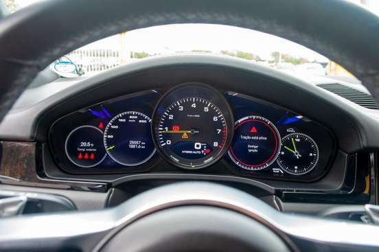 PORSCHE-CAYENNE-2023