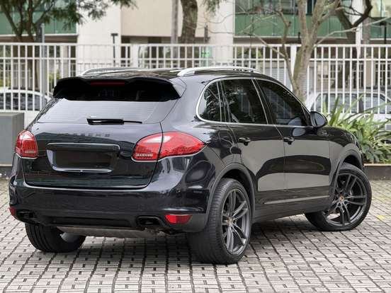 PORSCHE-CAYENNE-2013