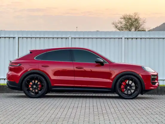 PORSCHE-CAYENNE-2025
