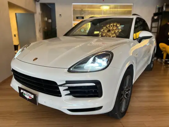 PORSCHE-CAYENNE-2020