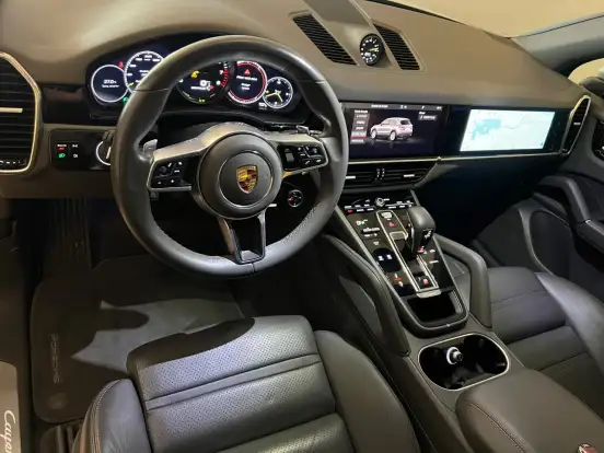 PORSCHE-CAYENNE-2020