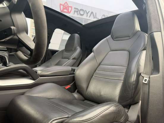 PORSCHE-CAYENNE-2019
