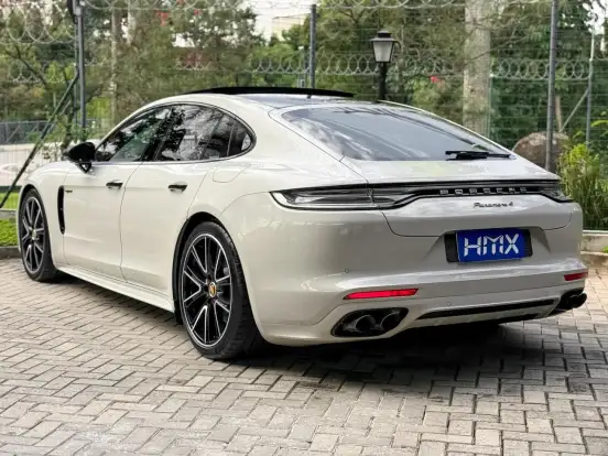 PORSCHE-PANAMERA-2023