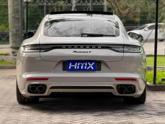 PORSCHE-PANAMERA-2023