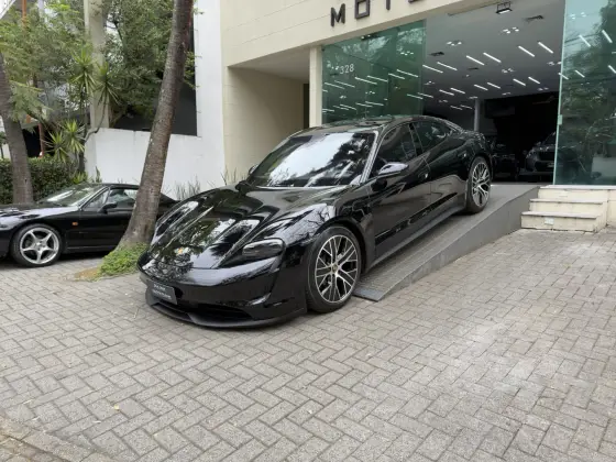 PORSCHE TAYCAN ELÉTRICO