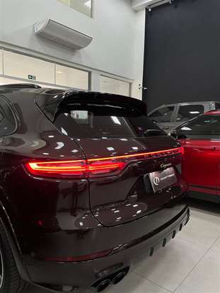 PORSCHE-CAYENNE-2022