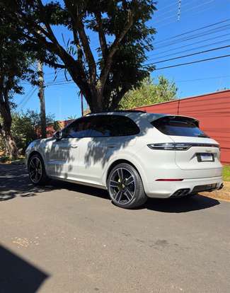 PORSCHE-CAYENNE-2023