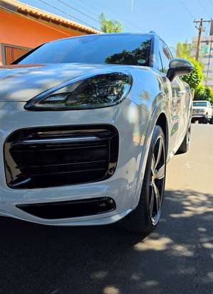 PORSCHE-CAYENNE-2023