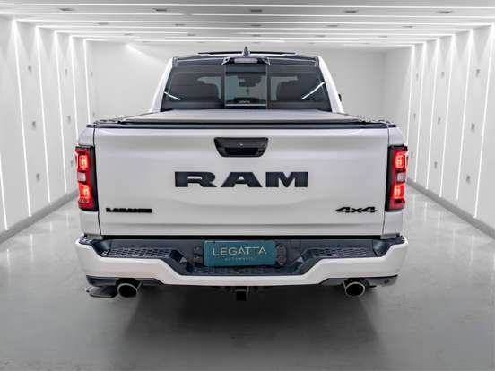 RAM-1500-3.0 HURRICANE 6 BITURBO GASOLINA LARAMIE NIGHT EDITION CD 4X4 AUTOMÁTICO RAM-1500-2024