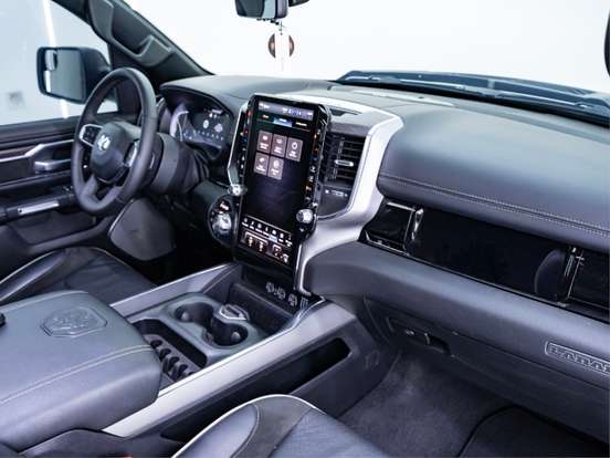 RAM-1500-3.0 HURRICANE 6 BITURBO GASOLINA LARAMIE NIGHT EDITION CD 4X4 AUTOMÁTICO RAM-1500-2024