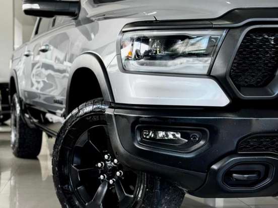 RAM-1500-5.7 V8 GASOLINA REBEL CD 4X4 AUTOMÁTICO RAM-1500-2022