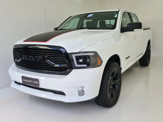 RAM CLASSIC 5.7 V8 GASOLINA LARAMIE NIGHT EDITION CD 4X4 AUTOMÁTICO